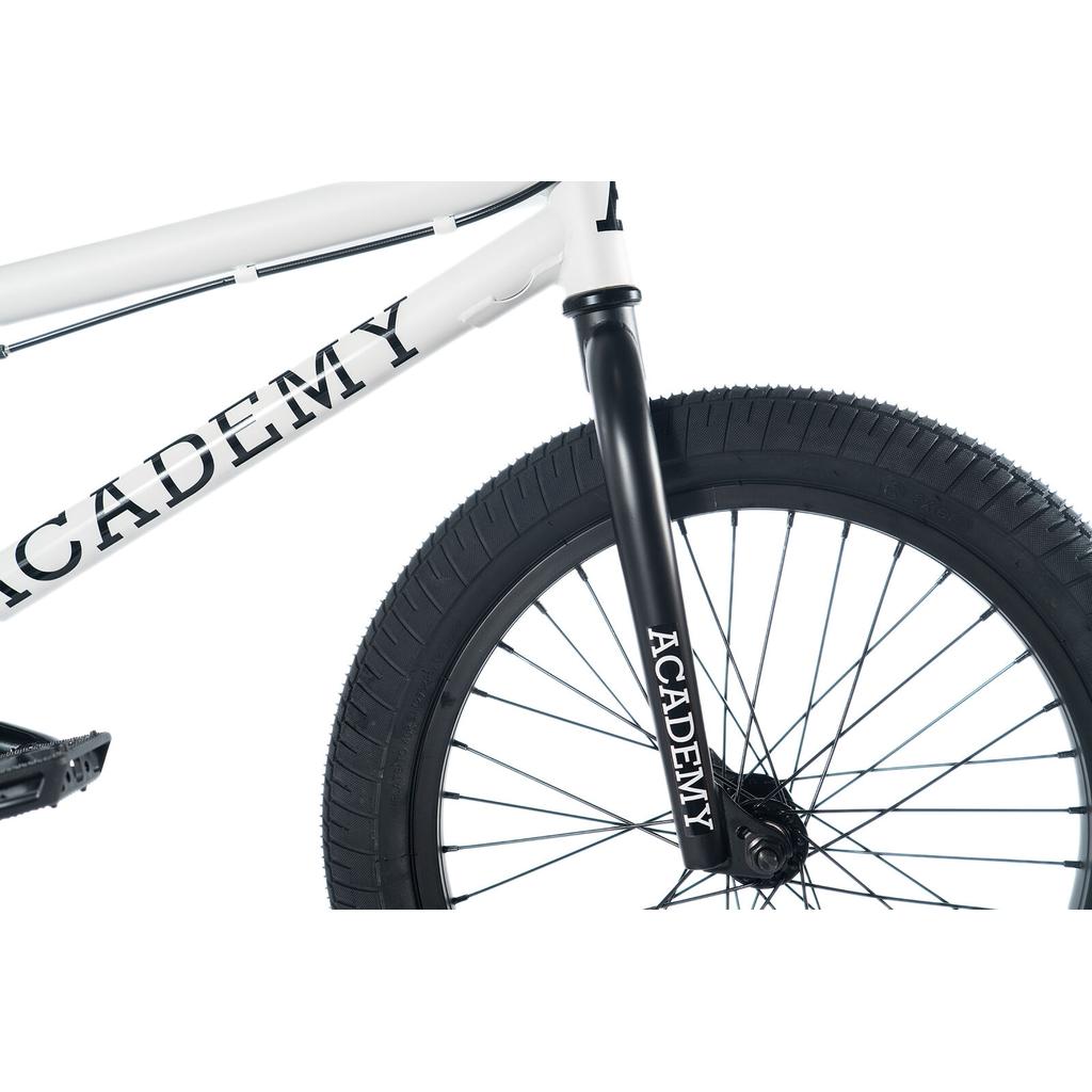 Academy Trooper 18 Inch Bike, White / Black Fade
