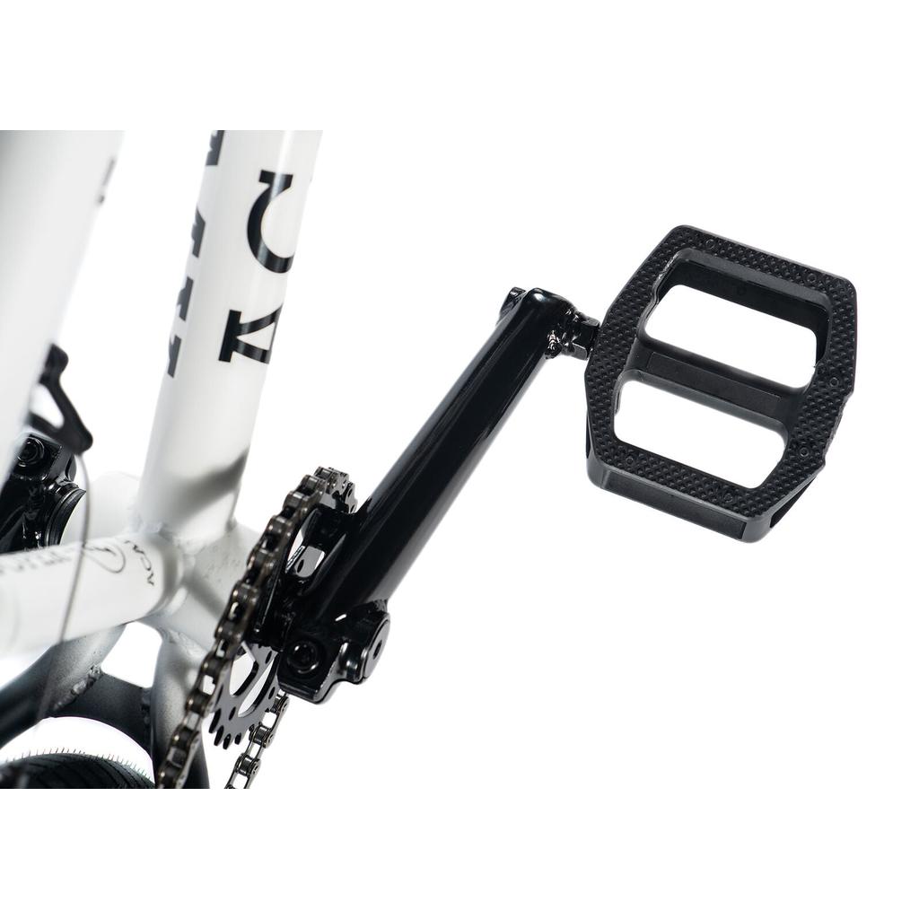 Academy Trooper 18 Inch Bike, White / Black Fade