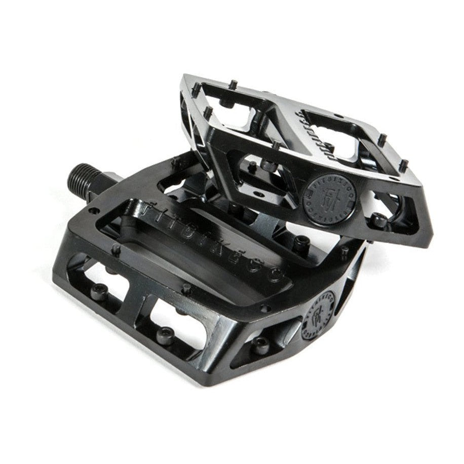 Fitting pedals to a bike hotsell