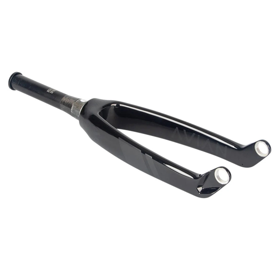 The Avian Versus Pro 20 Inch 20mm Tapered Carbon Fork is elegantly showcased on a white background.