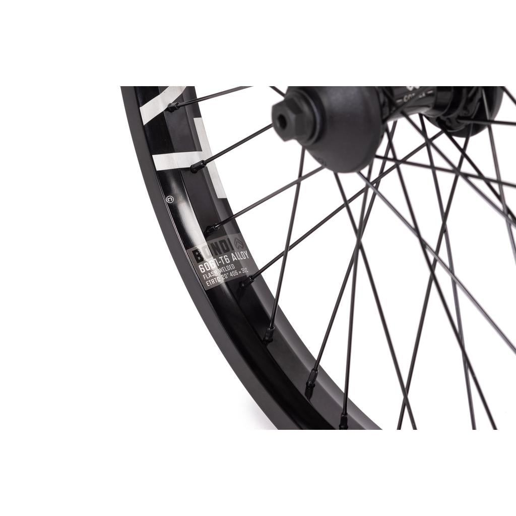Close-up of the Eclat Cortex X Bondi Logo Front Wheel featuring black metal spokes and a Bondi Logo label on the rim reading “BOND 6061-T6 ALLOY.”.