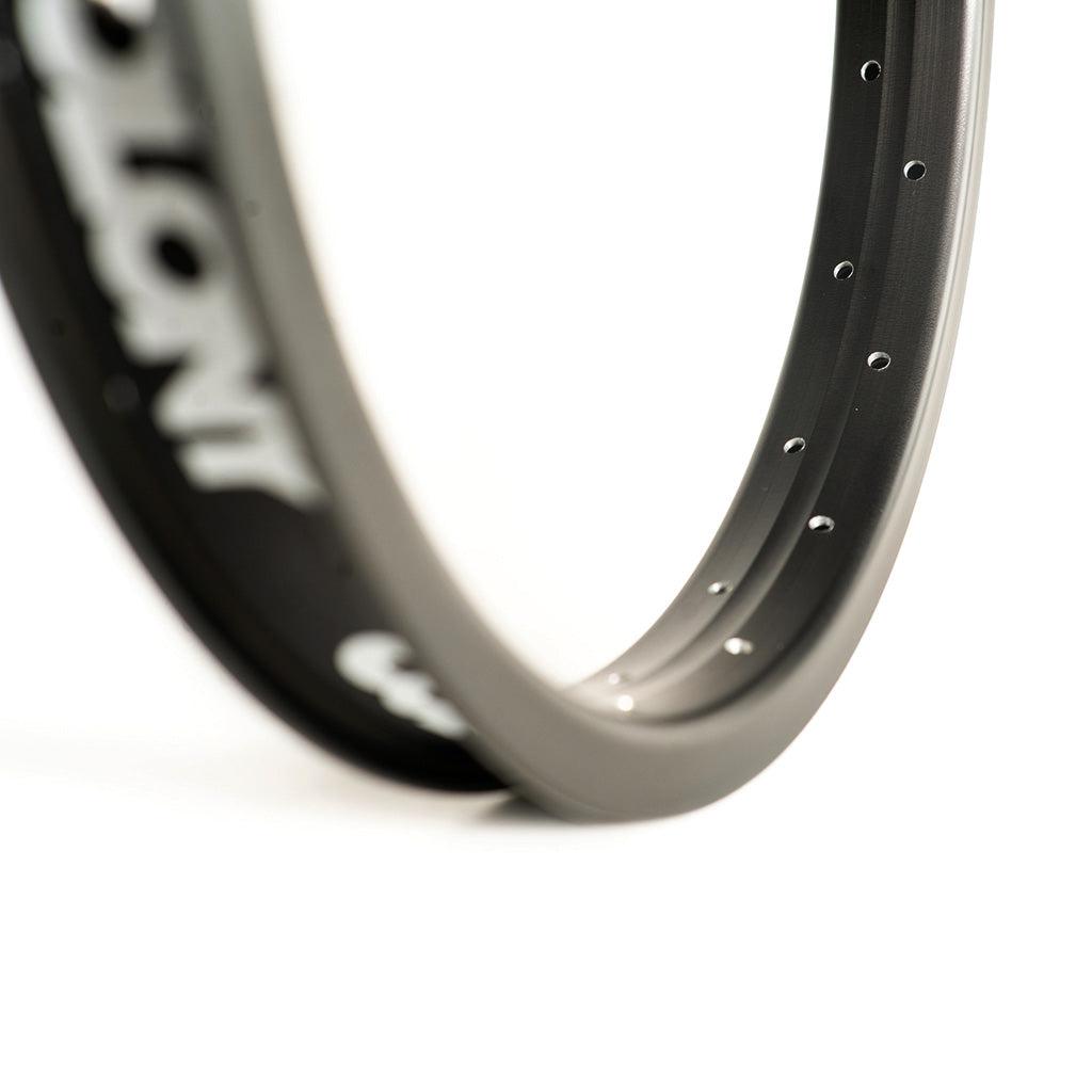 A close up of an affordable Colony Pintour 16 Inch Rim on a white background.