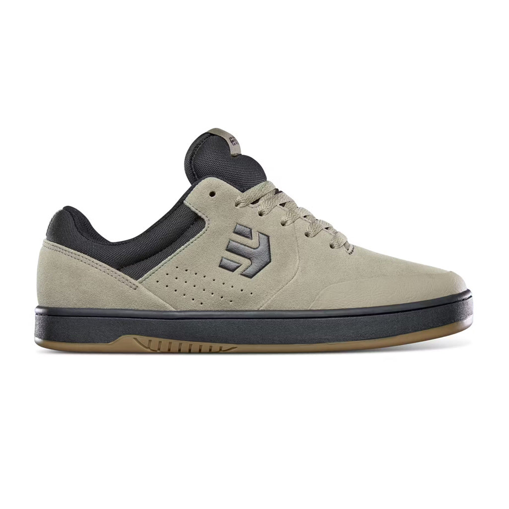 Etnies Marana Michelin Shoes - Tan/Black men's skate shoes offering durable cushioning in beige and black.