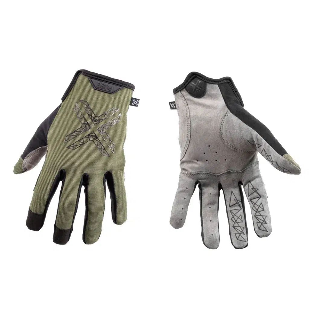 A durable pair of Fuse Stealth Gloves with a stealthy, minimalistic design.