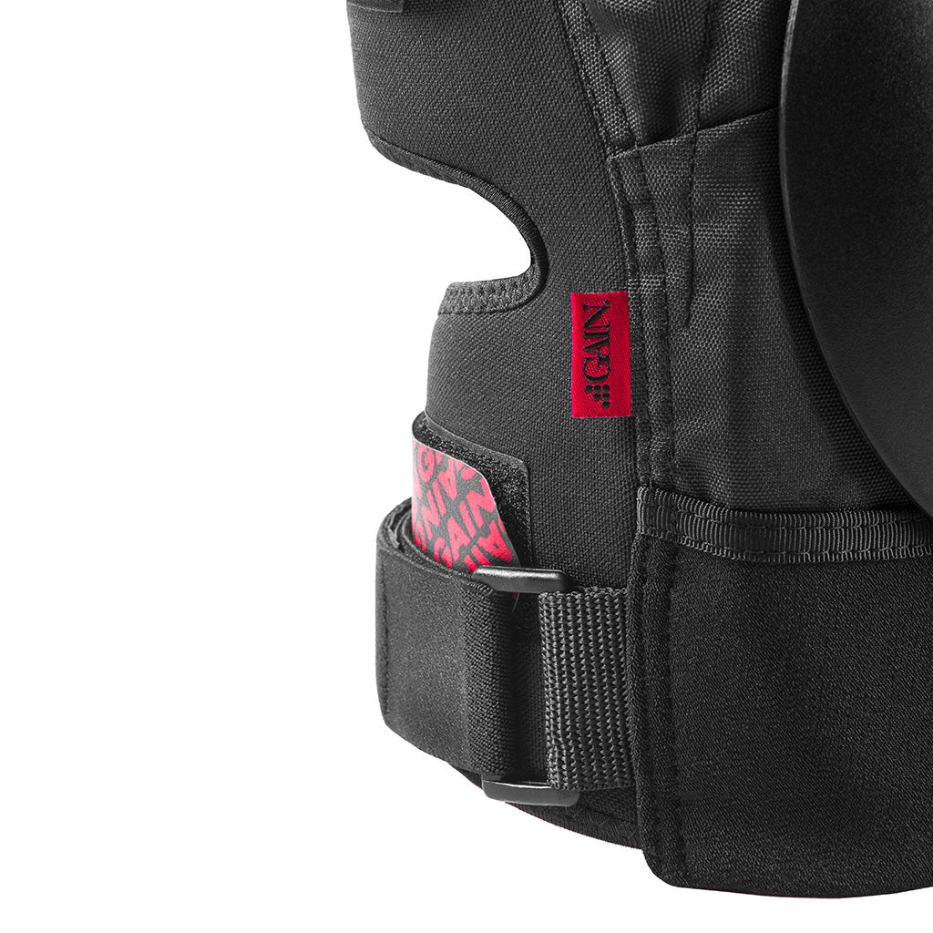 Gain The Shield Hard Shell Knee Pads features a hard shell for optimal shock absorption and is designed with a stunning red and black pattern. Perfect for freestyle riding enthusiasts seeking reliable protection.
