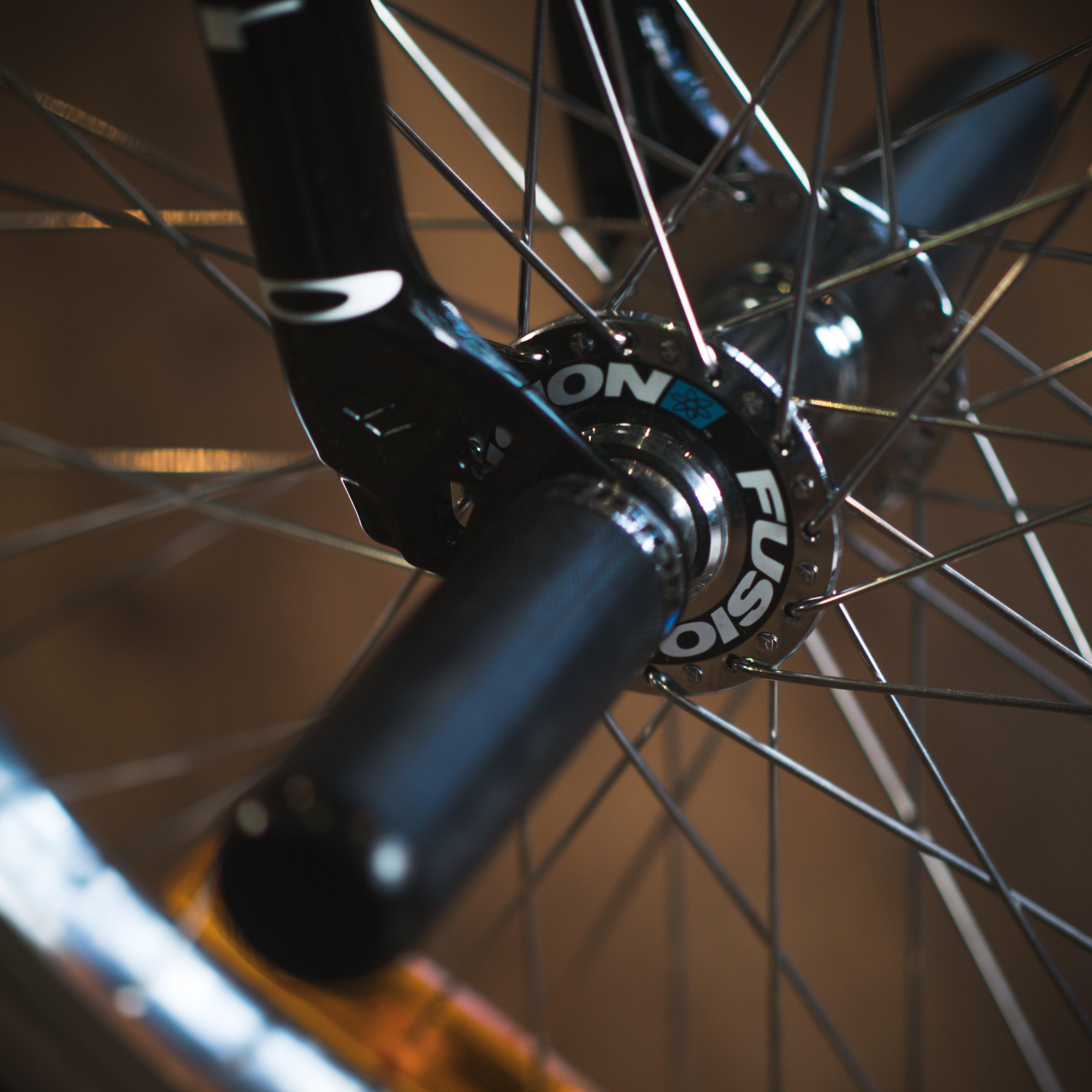 A detailed shot of a Haro Lineage Sport Freestyler Bashguard 20 Bike wheel.