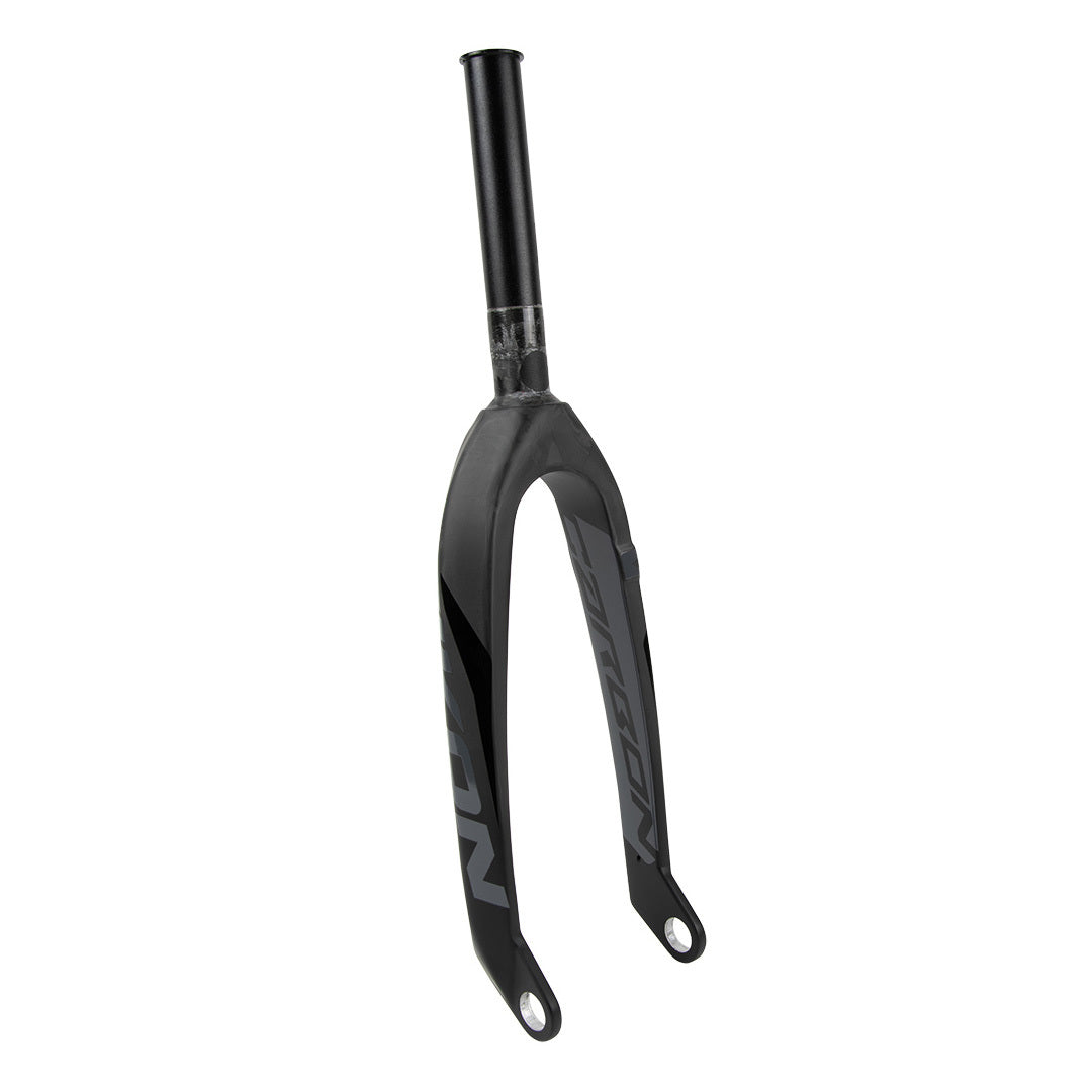 The Ikon Pro 20 Inch 20mm Carbon Fork boasts a sleek black design made from Toray UD carbon fibre, featuring a tapered steerer tube and two dropout mounts for added versatility.