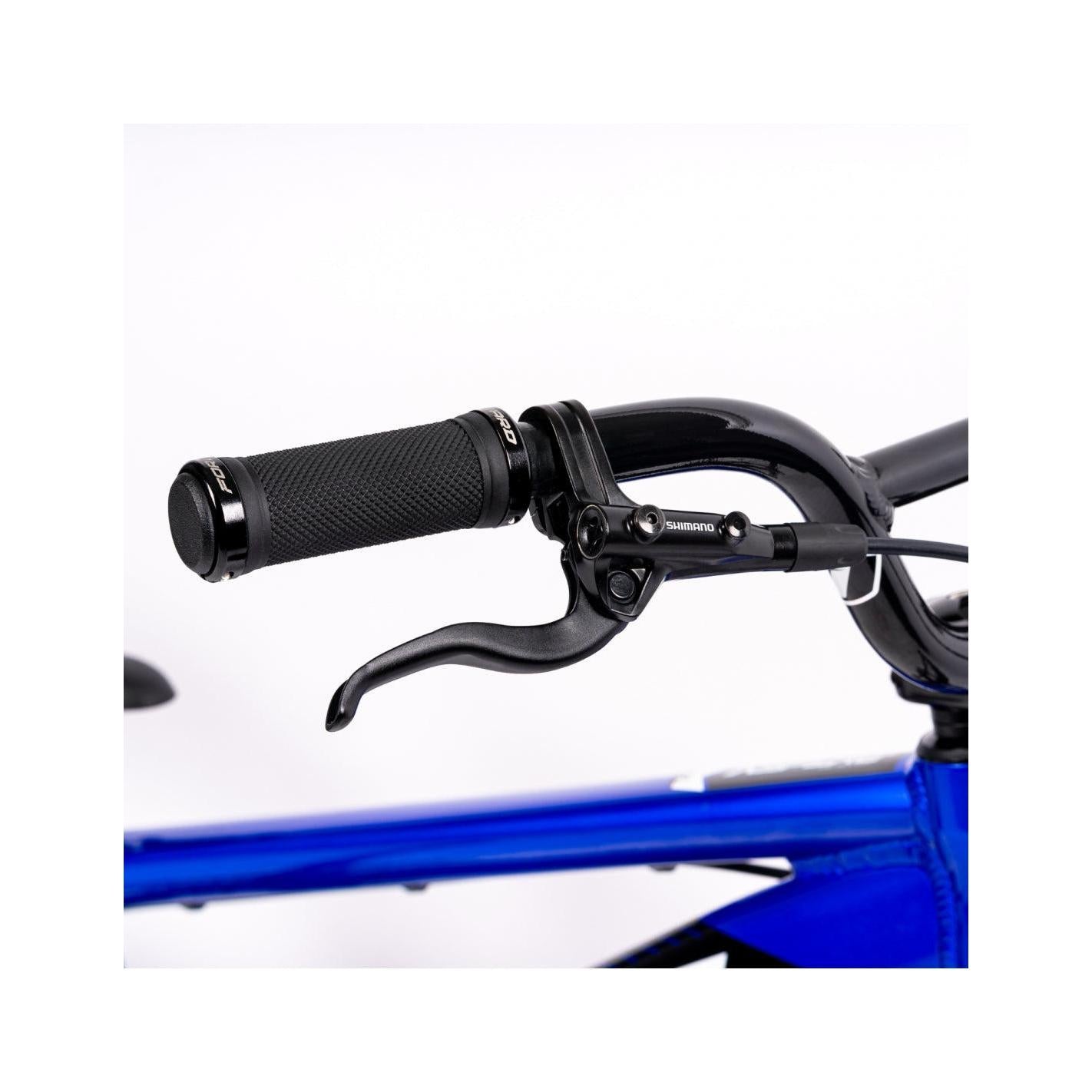 An Inspyre Evo Disc Expert Bike with a hydroformed 6061 aluminium frame, featuring a close up of its blue handlebar on a white background.