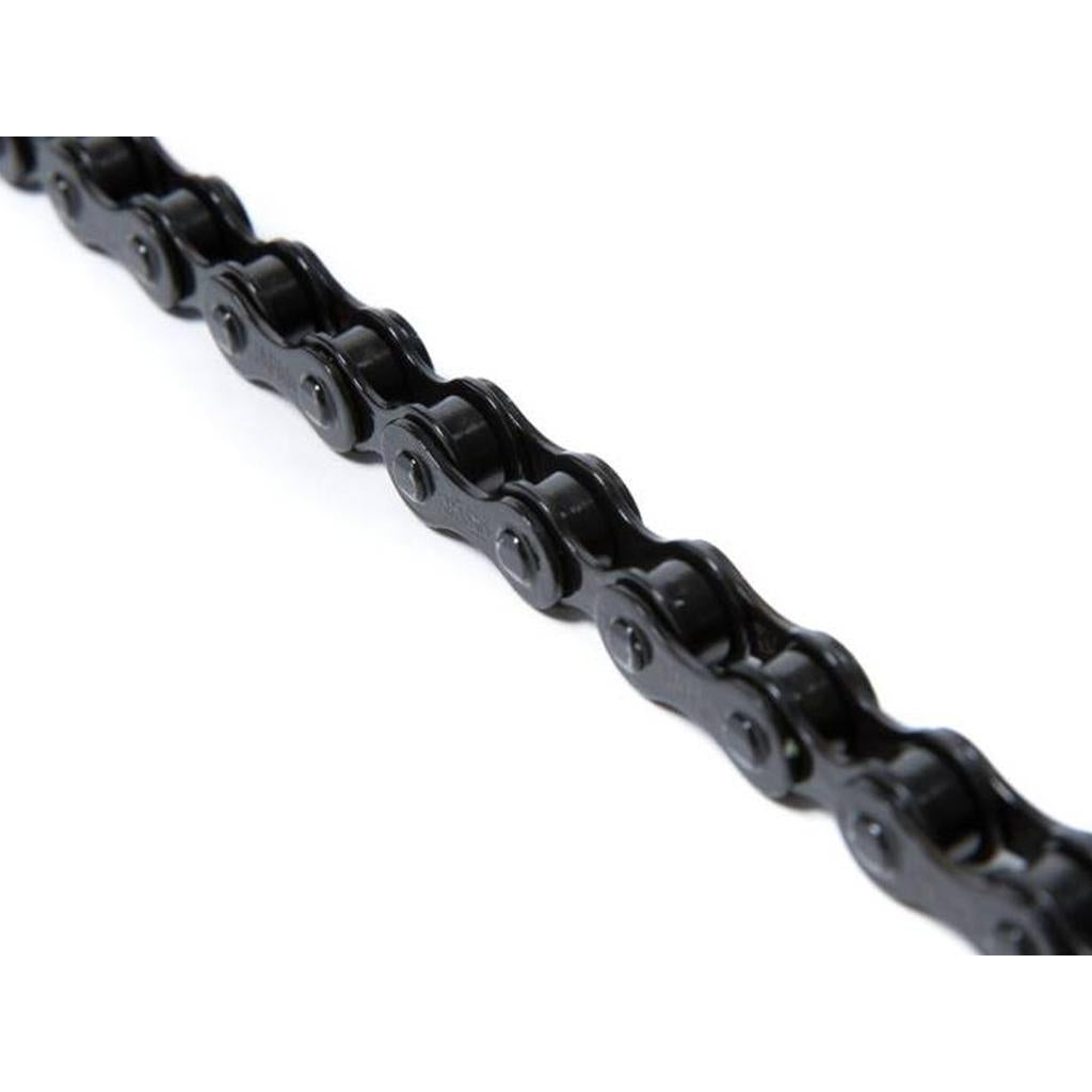 Close-up view of the black metal Izumi Mash Chain, designed for fixed gear bikes, set against a white background.