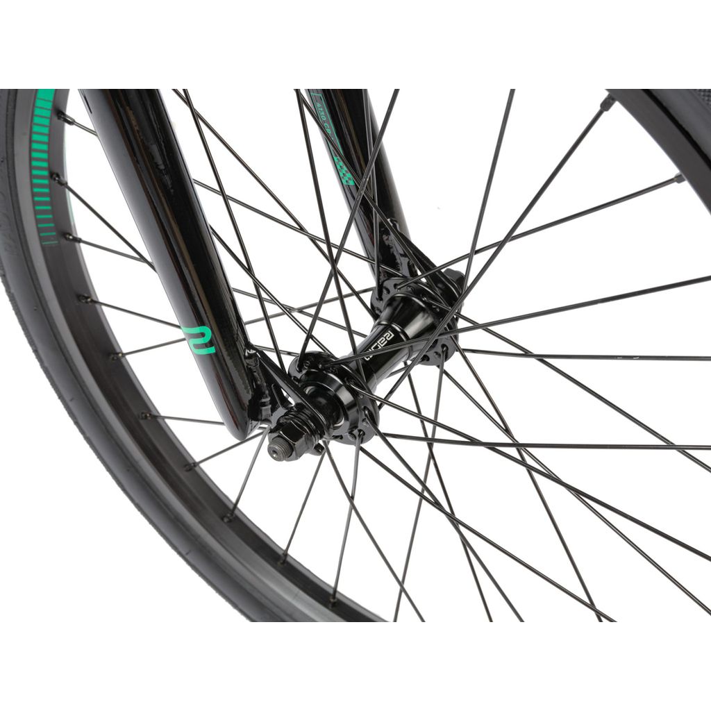 A close-up of a Radio Xenon Expert XL Bike race wheel with a disc brake.