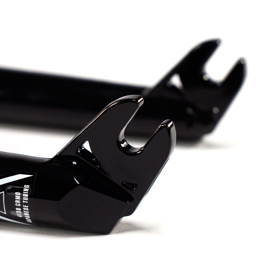 A pair of Wethepeople Patron 25 Forks with Mounts on a white surface.