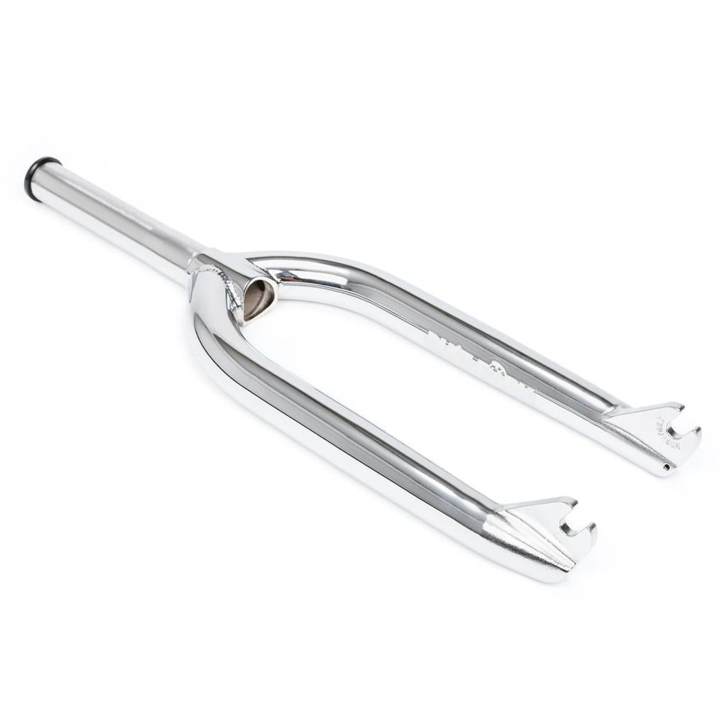 The BSD Dust Fork is a chrome BMX fork featuring a 26mm offset, two legs, axle dropouts, and a steerer tube.