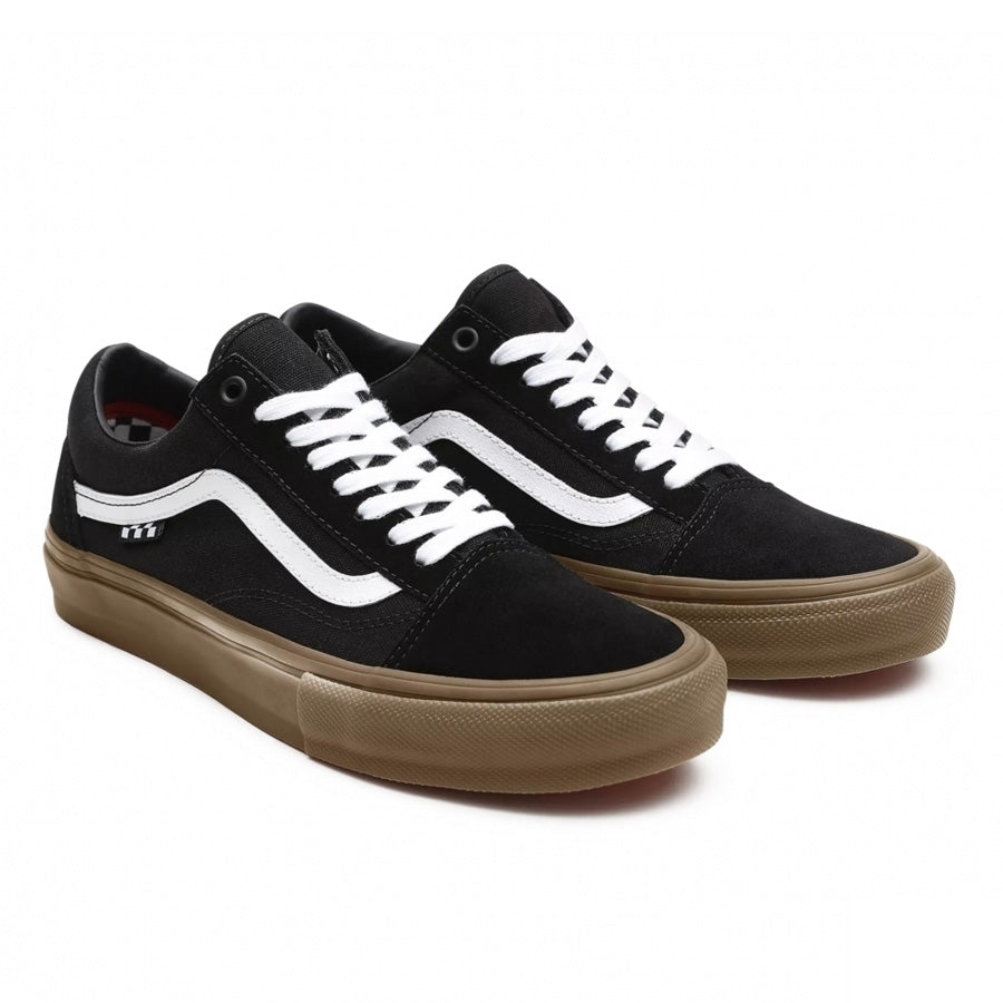 The Vans Skate Classic Old Skool Pro Shoes - Black/Gum combine a timeless style with durability. Featuring a durable suede and canvas upper, these shoes are built to last. They also include the DURACAP.