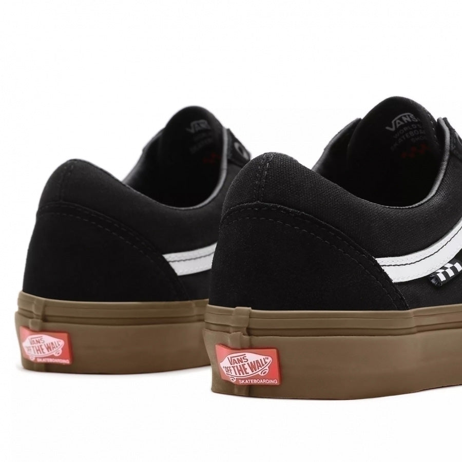 Enhance your grip and durability with the Vans Skate Classic Old Skool Pro Shoes - Black/Gum.