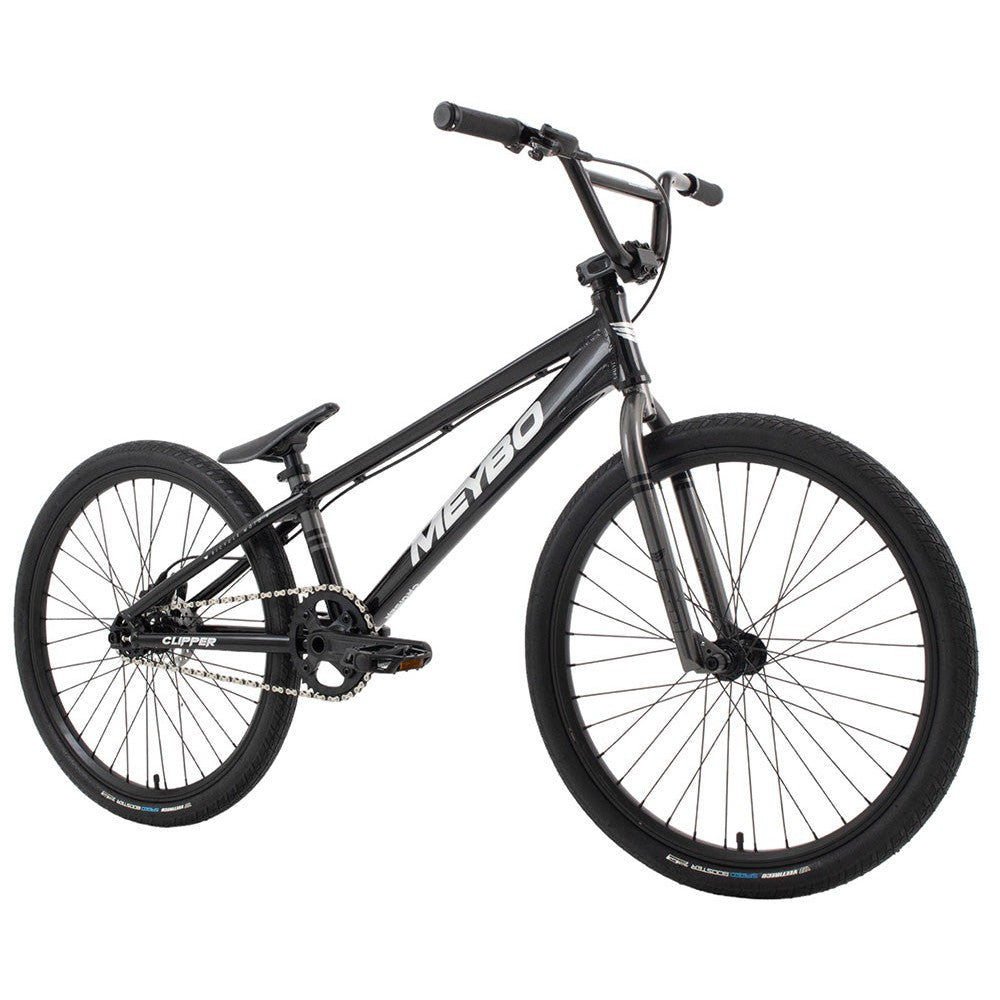 An entry level race bike, the Meybo 2024 Clipper Disc Pro Cruiser Bike, showcased on a crisp white background.