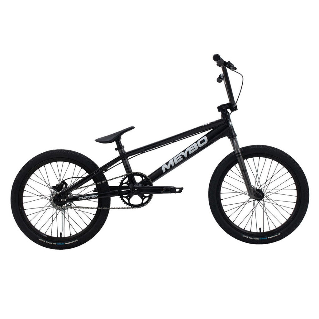 An entry level race bike, the Meybo 2024 Clipper Disc Pro 22 Bike, showcased on a white background.