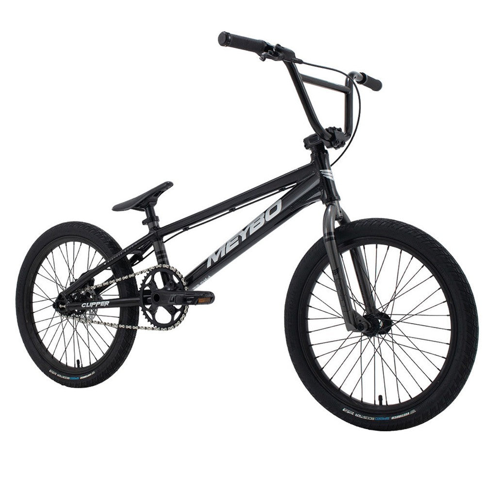 An entry level race bike with a hydraulic disc brake, the Meybo 2024 Clipper Disc Pro 22 Bike, showcased against a white background.