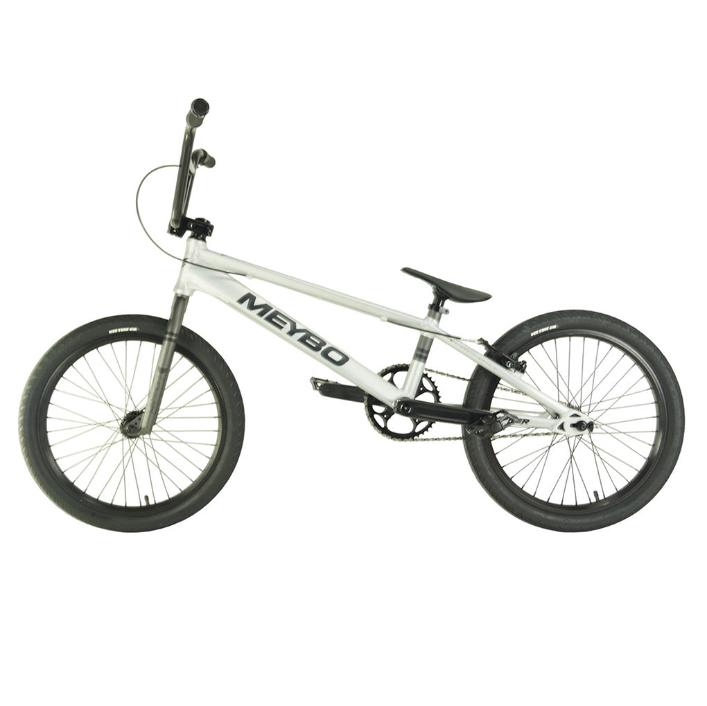 An entry level race bike, the white Meybo 2024 Clipper Pro 22, showcased against a white background.
