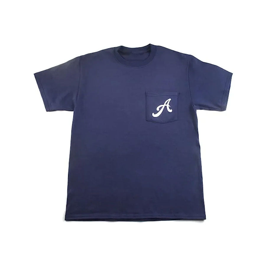 This Animal Finest pocket tee is made of soft cotton material and features a screen printed design.