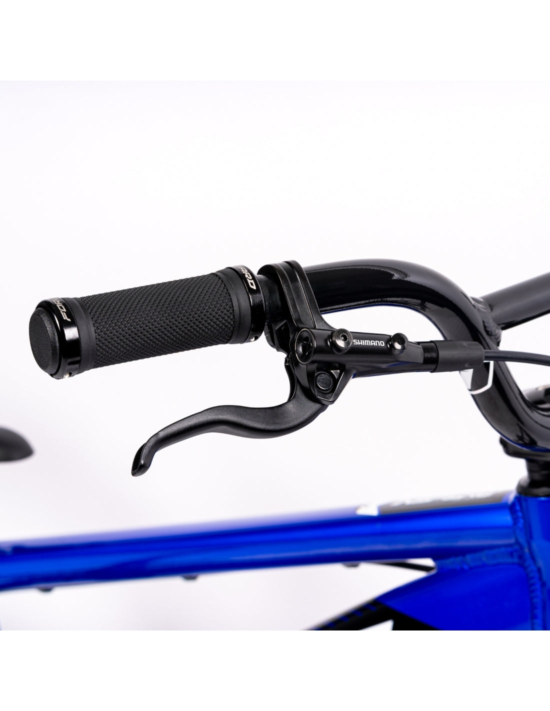 An Inspyre Evo Disc Expert Bike with a hydroformed 6061 aluminium frame, featuring a close up of its blue handlebar on a white background.