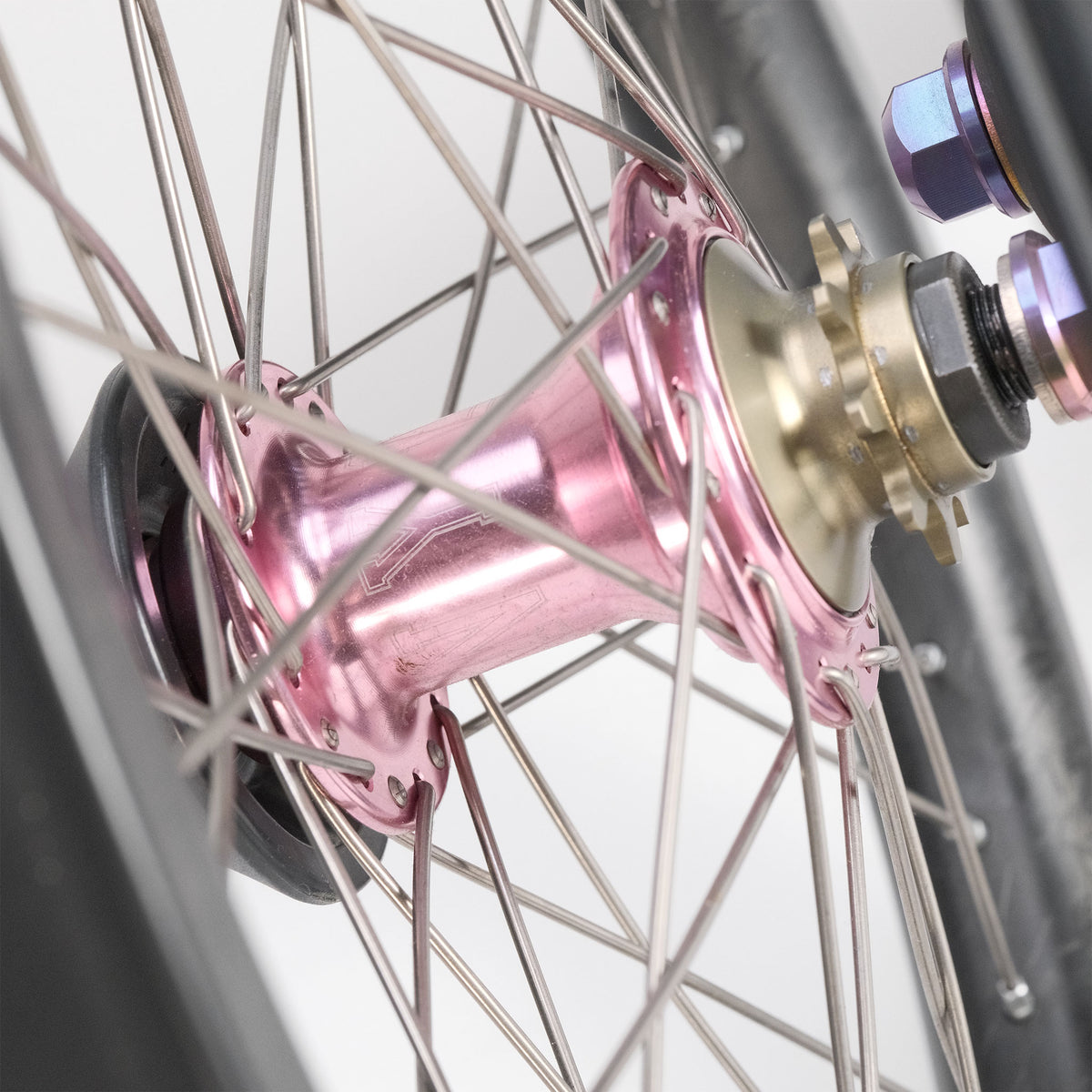 Colony Wasp x Ion 18 Inch Carbon Wheelset