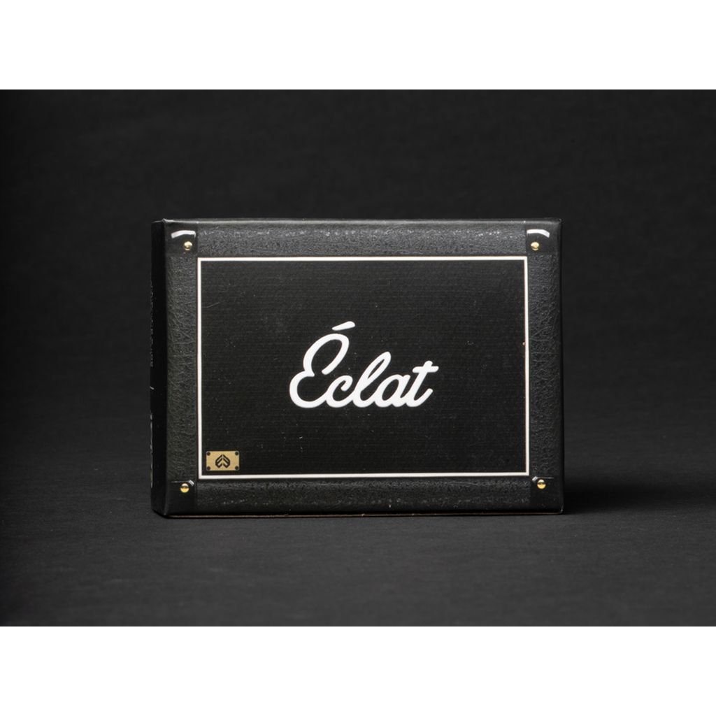 A black box with the "Eclat Solo SV Tube" name in white lettering on the front, set against a dark background, subtly hints at its connection to inner tubes and Schrader valves.
