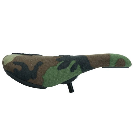 The Federal Logo Slim Pivotal Seat Camo features a green, brown, and black camouflage cover with a raised black embroidered logo and an attached mounting bolt underneath.