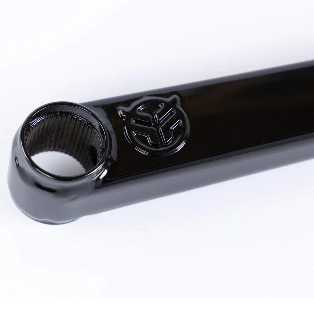 Federal Vice 2 Cranks / 24mm, a black handlebar with a logo on it, made of 4130 Chromoly steel.