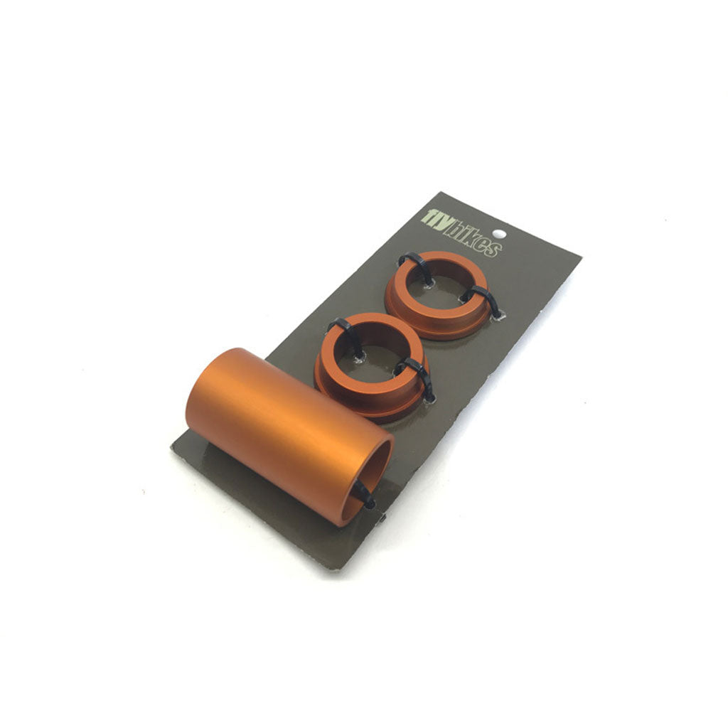 Fly 22mm Spanish BB Spacers Only in packaging includes one cylindrical and two flat ring spacers for precise adjustments.