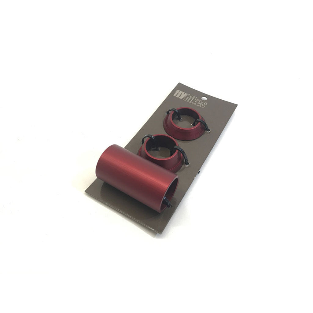 Package includes red anodized aluminum cable clips with black fasteners on a white background, alongside Fly 22mm Spanish BB Spacers Only components for versatile use.