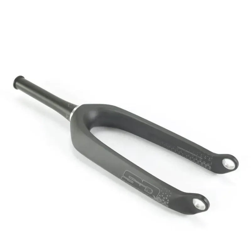 The SD Pro 20 Inch 20mm Tapered Carbon Fork features a matte black finish, 1.5" steerer, dual dropout slots, and subtle arm logos—engineered for high-performance BMX race applications.