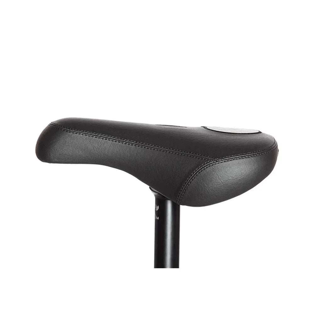 The Demolition Jason Watts V2 Seat / Black, offers a looser and faster ride on your bicycle.